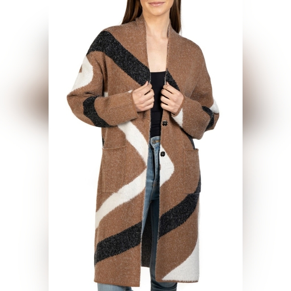 Love Token Long Sleeve Angled Design Cardigan - Picture 2 of 3